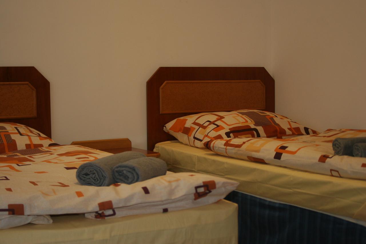 Art Star Hotel ฮอสติวิเซ ภายนอก รูปภาพ
